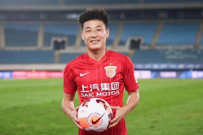 “我可以进球，也可以帮助其他事情，比如拉开空间，但只有那些观看并理解比赛的人才能看到这点，那些不明白的人会说我没有进球。